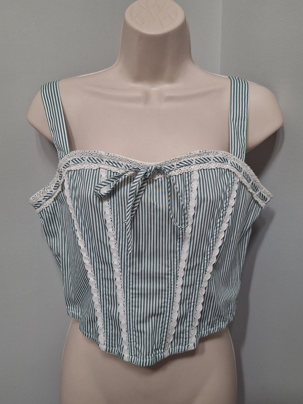 Lace-Trim Crop Corset Tank Top in Green